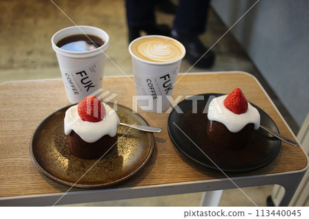 Strawberry cake and coffee 113440045