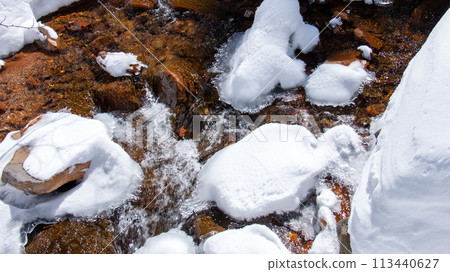 下雪的八岳明岳春天北澤山步道 下雪的八岳明岳春天北澤山步道 113440627