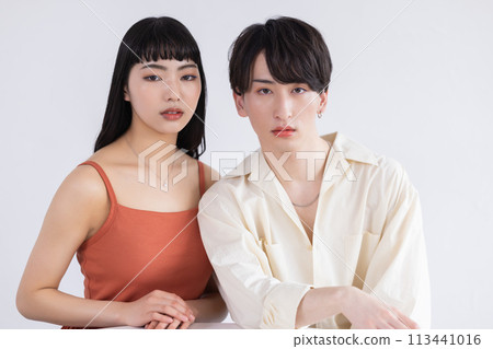 Beauty Genderless Makeup Men and women wearing makeup 113441016