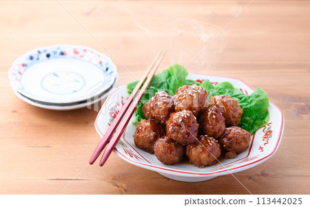 Chinese style meatballs 113442025
