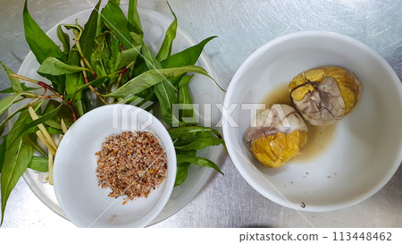 Boiled Baluts With Laksa Leaves, Salt And Pepper. Boiled Baluts With Laksa Leaves, Salt And Pepper. 113448462