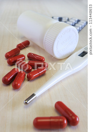 Capsule supplements 113448653