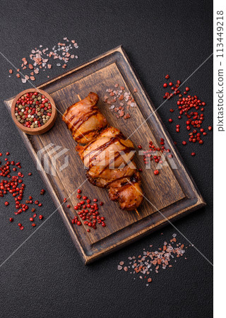 Delicious kebab of chicken or pork meat with salt, spices and herbs 113449218