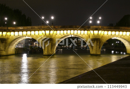 Pont Neuf in Paris by night Pont Neuf in Paris by night 113449943