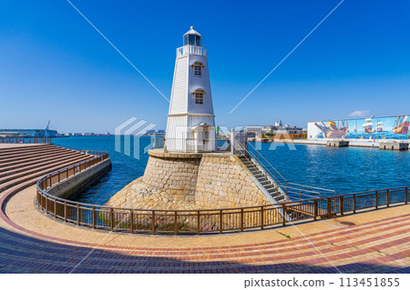 Sakai City, Osaka Prefecture: The old wooden Sakai Lighthouse stands out against the blue sky 113451855