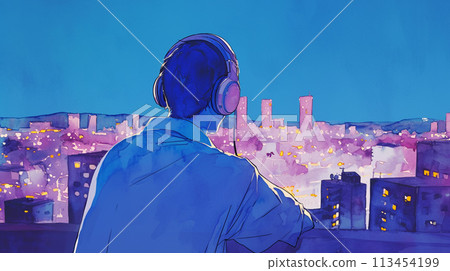 一個男人一邊聽音樂一邊看城市夜景的後視圖 一個男人一邊聽音樂一邊看城市夜景的後視圖 113454199