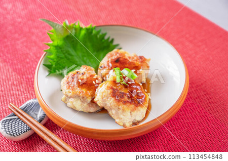 Tsukune dumplings with thickened sauce Tsukune dumplings with thickened sauce 113454848