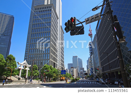 赤坂外堀街三之下十字路口 113455561