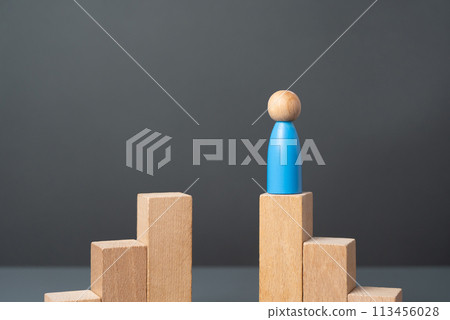 Waiting for an equal opponent. Lack of equal. The political opposition has been purged in the authoritarian regime. Oratory skills. Winning a dispute. A call to resolve the conflict Waiting for an equal opponent. Lack of equal. The political opposition has been purged in the authoritarian regime. Oratory skills. Winning a dispute. A call to resolve the conflict 113456028