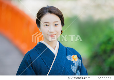 穿著和服來訪的女人 113456667