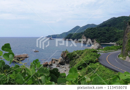 Famous lighthouses and the surrounding sea Famous lighthouses and the surrounding sea 113458078