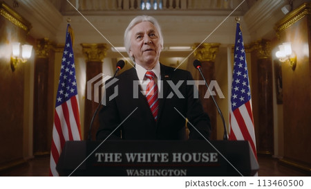 Senior US minister speaks at press campaign for media and television 113460500