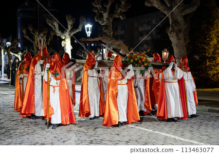 Traditional Spanish Holy Week procession 113463077