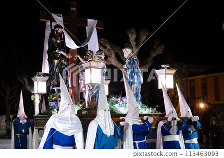Traditional Spanish Holy Week procession 113463093