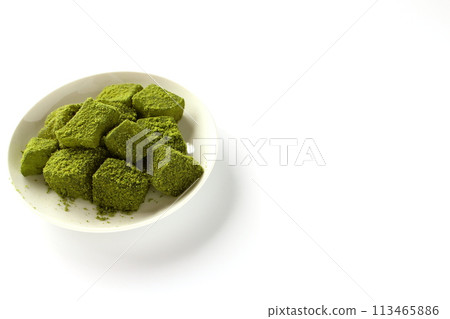 Matcha Warabi Mochi 113465886