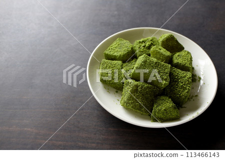 Matcha Warabi Mochi 113466143