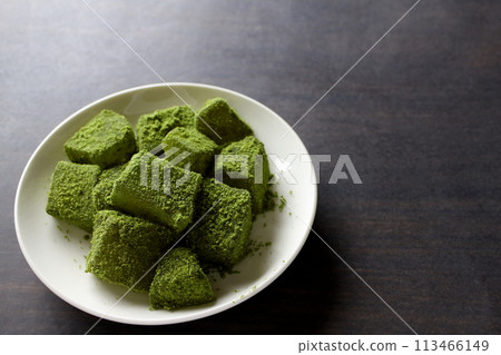 Matcha Warabi Mochi 113466149
