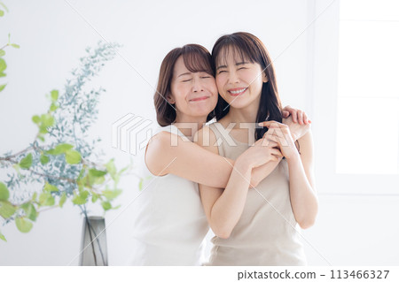 母親和女兒的美麗肖像 113466327