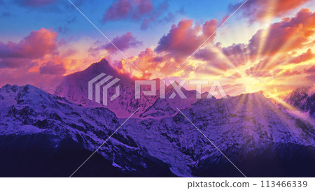 陽光照耀在梅日雪山陡峭的聖峰上 陽光照耀在梅日雪山陡峭的聖峰上 113466339