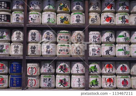 神社境內的清酒桶 113467211