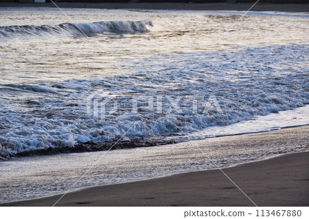Beautiful sunset at Yumigahama Beach in Minamiizu (Shizuoka Prefecture) 113467880