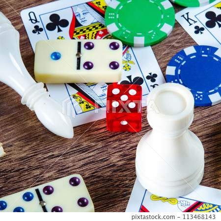 Chess and other gaming accessories Chess and other gaming accessories 113468143