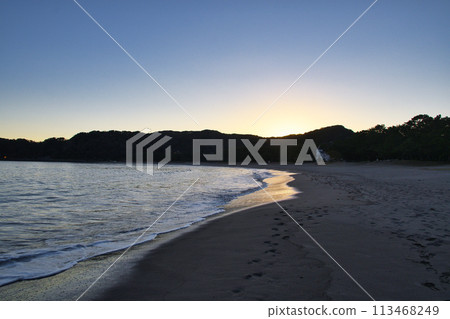 南伊豆市弓濱的美麗日落(靜岡縣) 南伊豆市弓濱的美麗日落(靜岡縣) 113468249