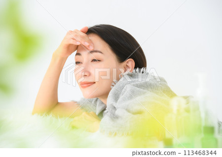 Beauty woman 113468344