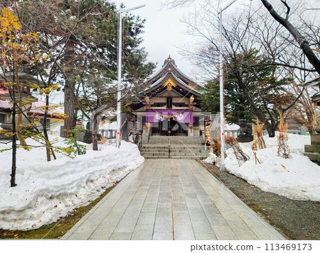 The main hall of Iyako Shrine, located in Nakajima Park in Sapporo, Hokkaido 113469173