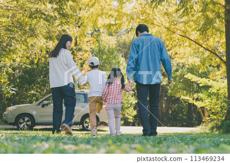 公園 家人 家庭 113469234