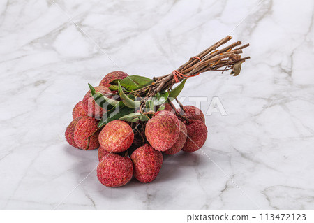 Sweet juicy tropical exotic lychee Sweet juicy tropical exotic lychee 113472123