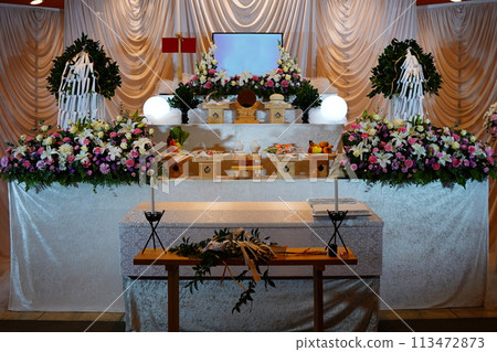funeral ceremony 113472873