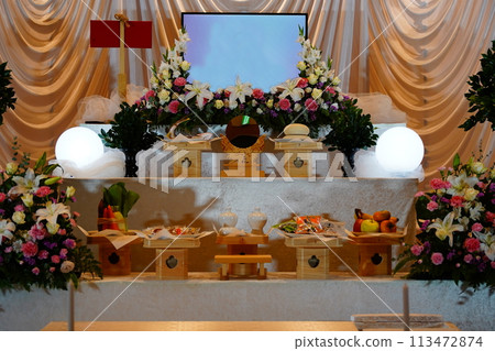 funeral ceremony 113472874