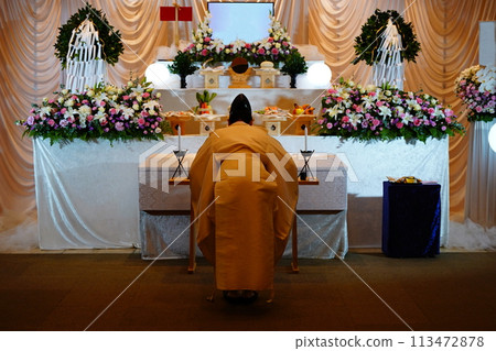 funeral ceremony 113472878