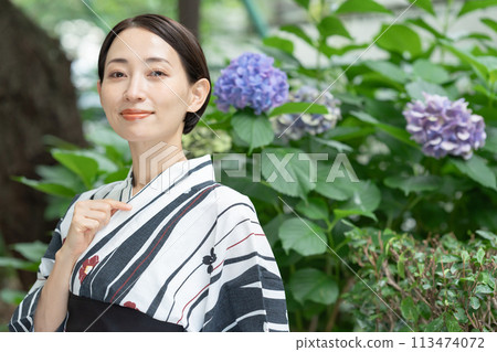 Yukata middle-aged women 113474072