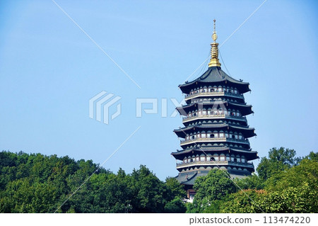 Liuhe Pagoda, literally Six Harmonies Pagoda, is the most famous tourist of Chinese pagoda in southern Hangzhou, Zhejiang province, China. It is located at the foot of Yuelun Hill, facing the Qiantang Liuhe Pagoda, literally Six Harmonies Pagoda, is the most famous tourist of Chinese pagoda in southern Hangzhou, Zhejiang province, China. It is located at the foot of Yuelun Hill, facing the Qiantang 113474220