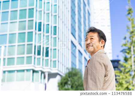 businessman building real estate 113476588