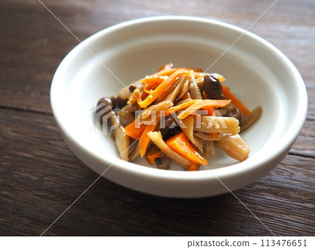 Kinpira of burdock, carrot and shimeji mushrooms 113476651
