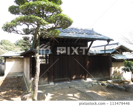 The grave of Yasuda Zenjiro at Gokokuji Temple in Bunkyo Ward 113479446