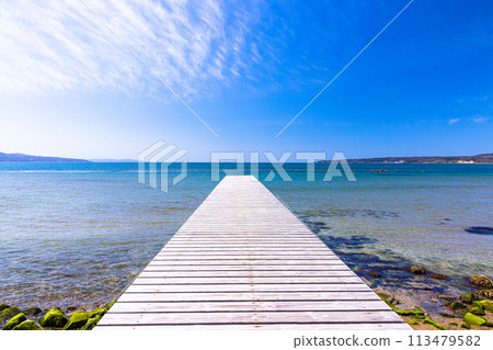 [新潟縣_佐渡_澤田海岸]等待夏天的阿美谷碼頭 113479582