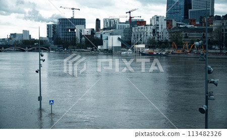 Flooding River Seine in Paris, France 113482326