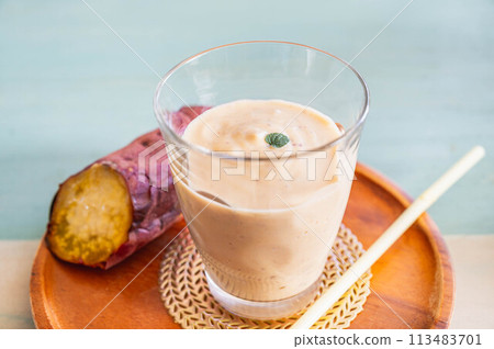 Baked sweet potato smoothie 113483701