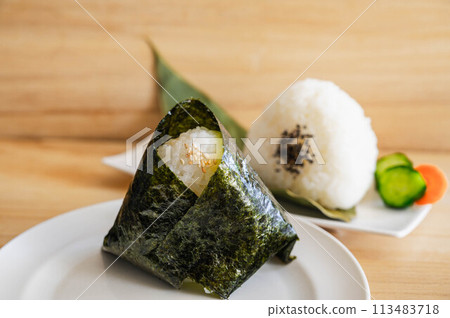 紫菜包明太子飯糰 紫菜包明太子飯糰 113483718