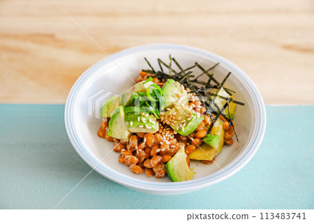 avocado natto avocado natto 113483741
