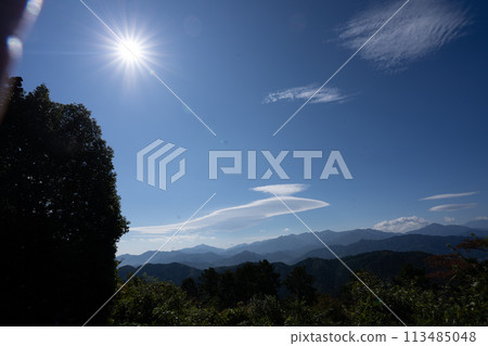 Mountains seen from Mt. Takao in autumn 113485048