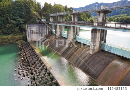 群馬縣藤岡市信水水壩、大西水壩、利根川水系、神無川、信水湖 113485133