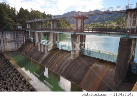 群馬縣藤岡市信水水壩、大西水壩、利根川水系、神無川、信水湖 113485142