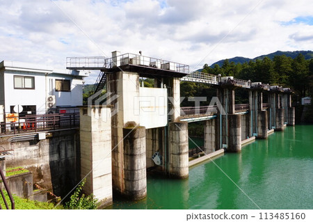 群馬縣藤岡市信水水壩、大西水壩、利根川水系、神無川、信水湖 113485160