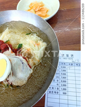 來自韓國釜山的釜山冷面冷面 來自韓國釜山的釜山冷面冷面 113486289