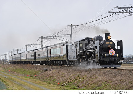 Uetsu Main Line Tsukioka-Nakaura JR East C57-180+12 series (Niitsu) SL Murakami Hinakaido 113487721